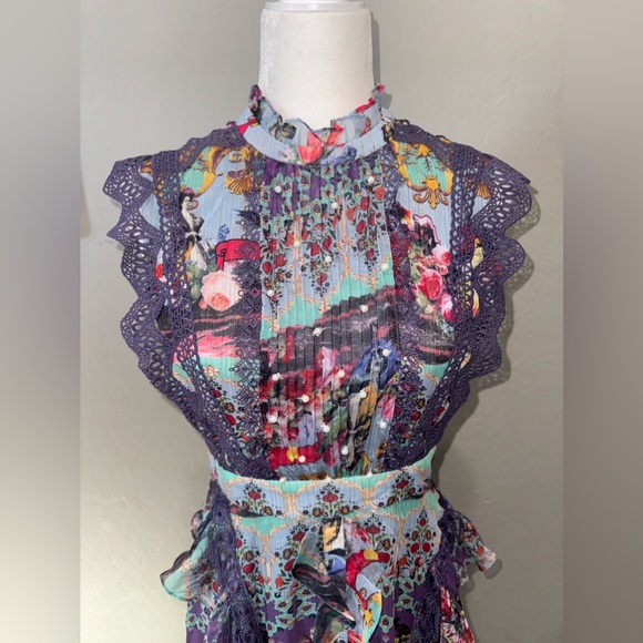 Patterned Dress - Picture 2 of 6